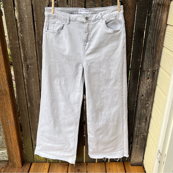 Risen Wide Leg  Frayed Hem Lightwash Jeans In Sz 1XL(16-18) - Picture 1 of 15
